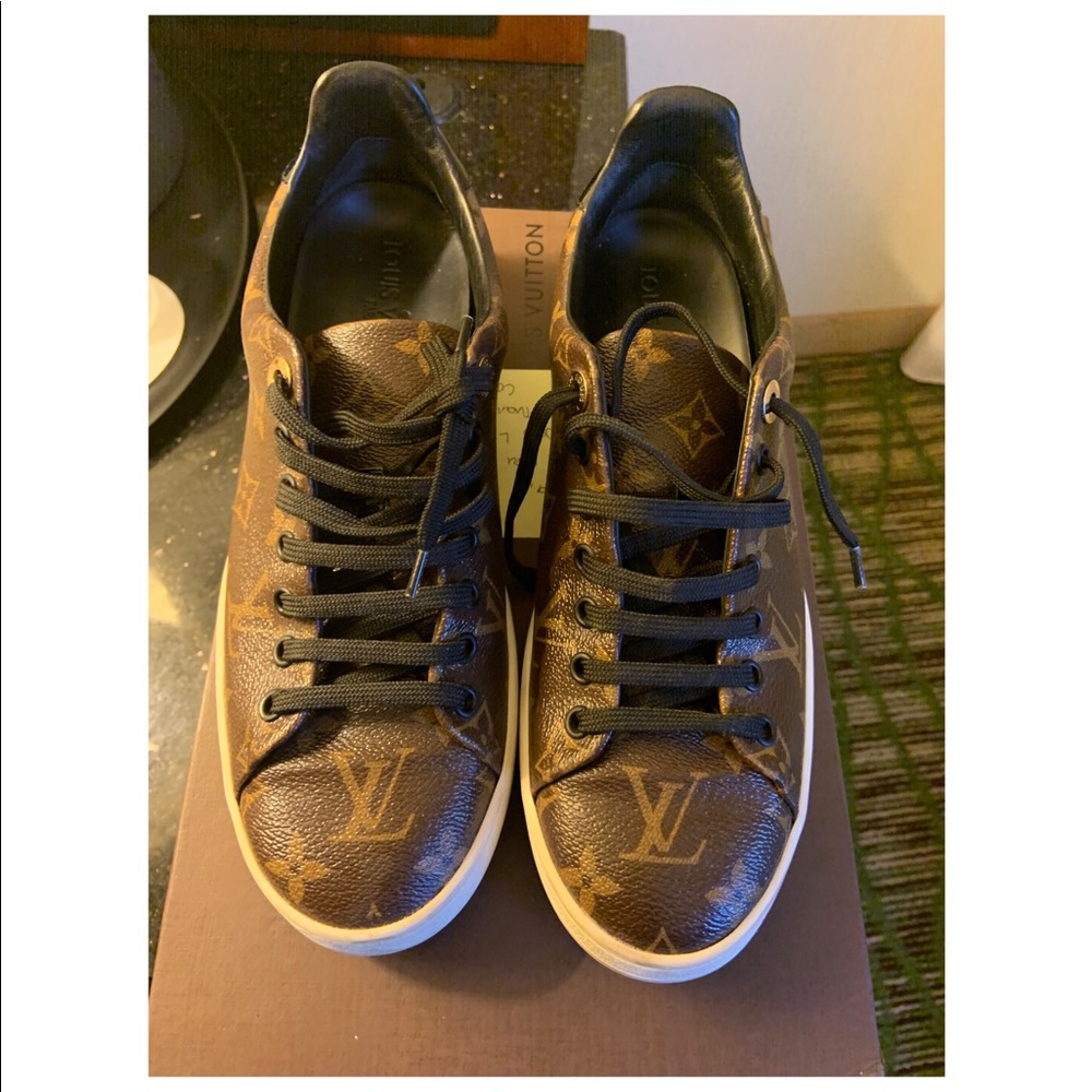Louis Vuitton FRONTROW SNEAKER 38 1/2